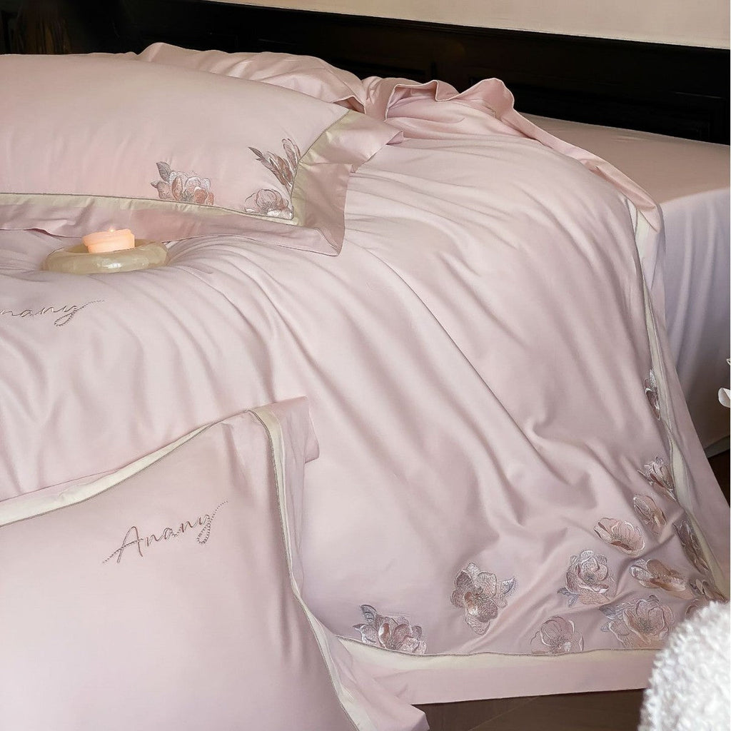 Silk-gloss bed linen set with embroidered rose border Bowlift