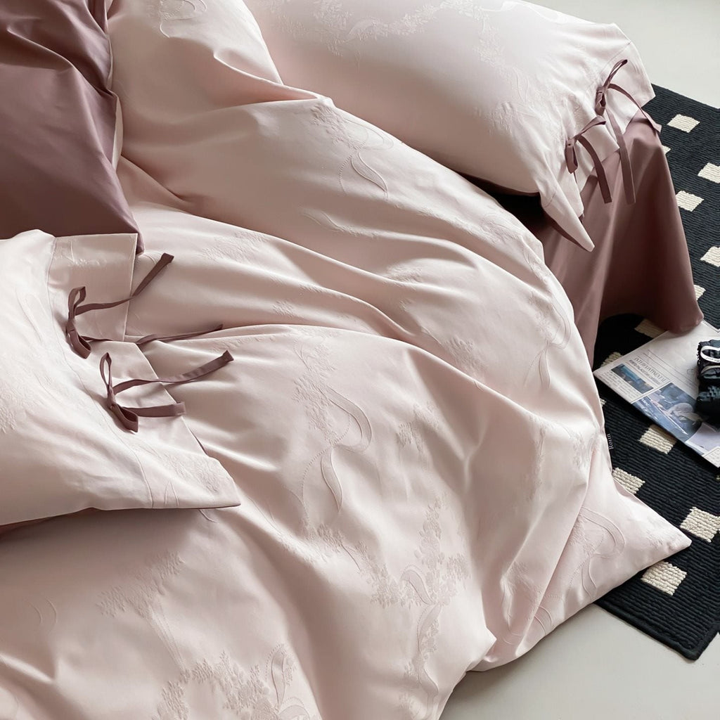 Elegant cotton satin bedding set with reversible function and ties