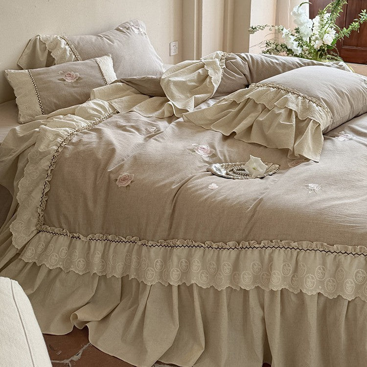 Bedding and throw set