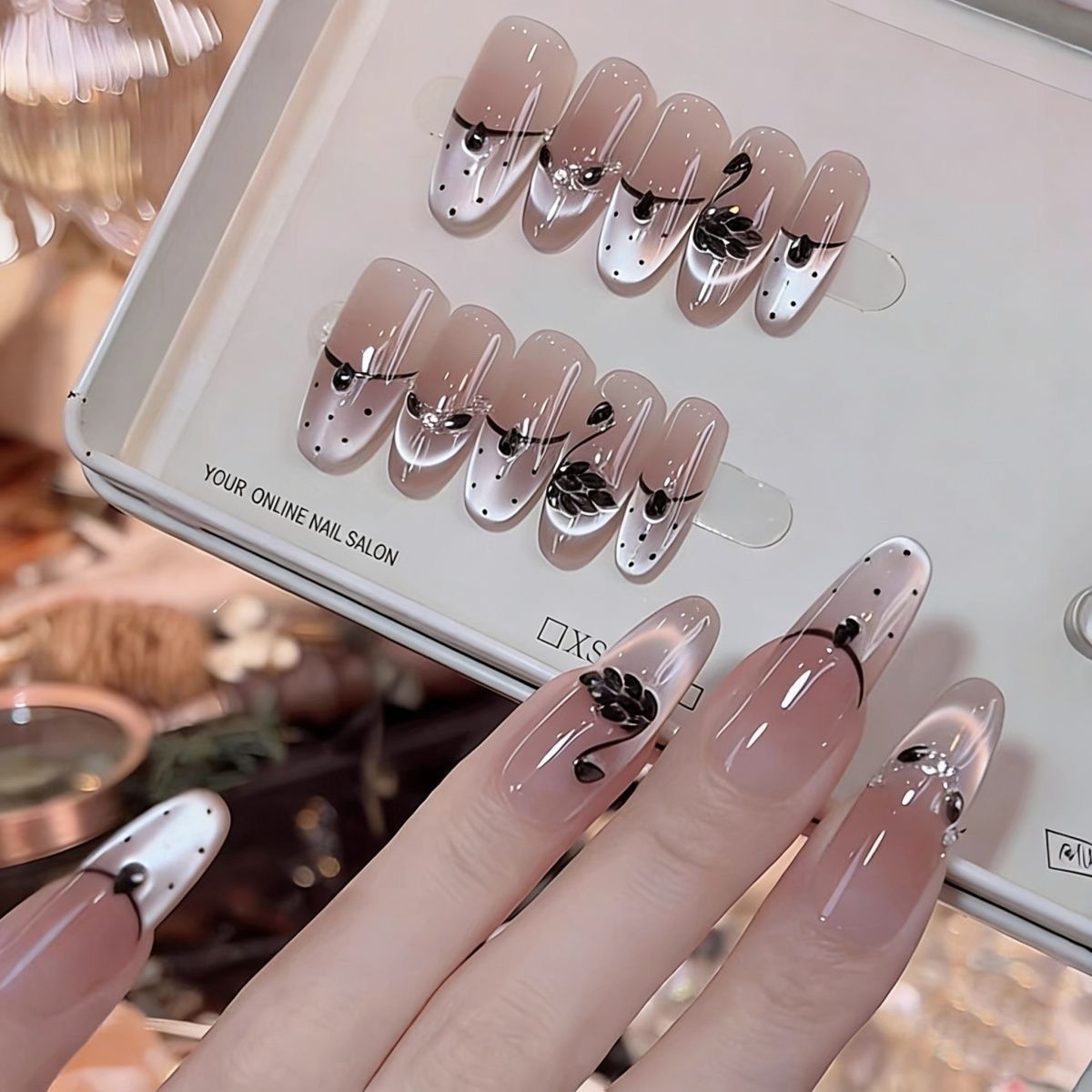 Siopsrl | Decorative Press-On Nails with Gem Accents Siopsrl