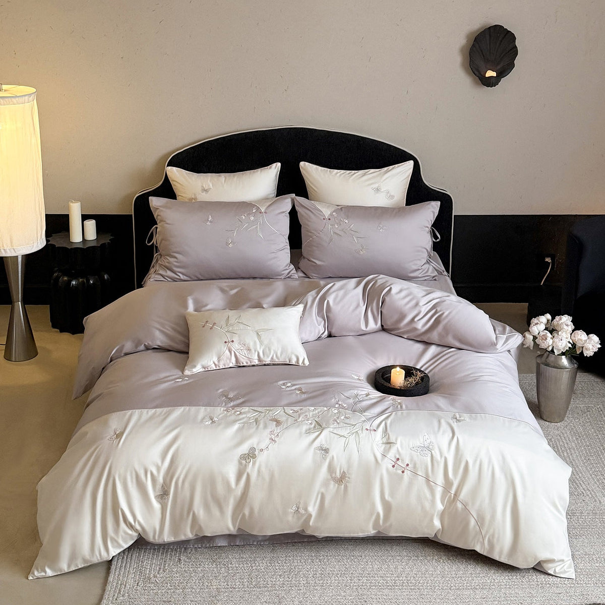 Luxurious satin bedding set with floral embroidery Bowlift