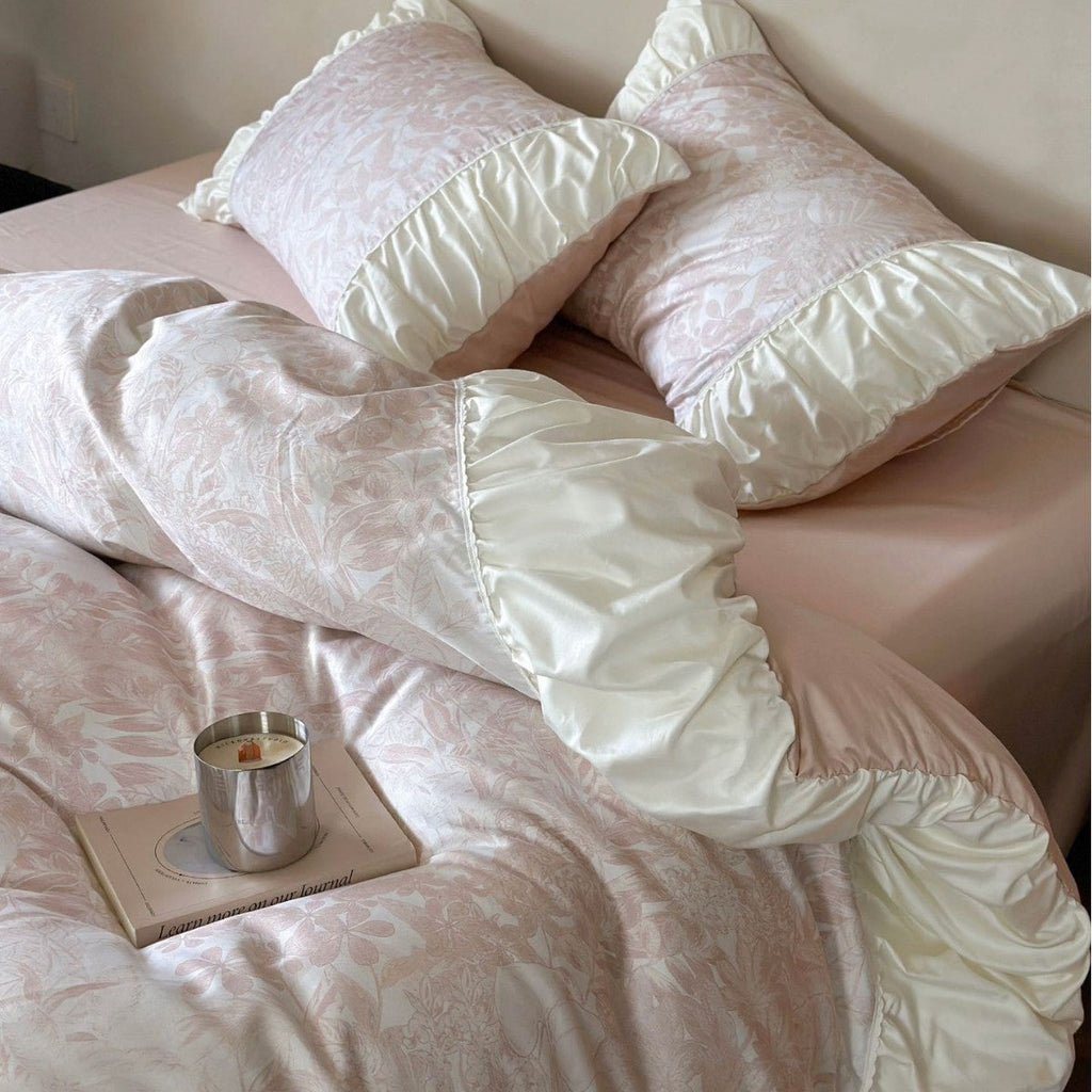 Luxurious satin bedding set with ruffles and floral jacquard Bowlift