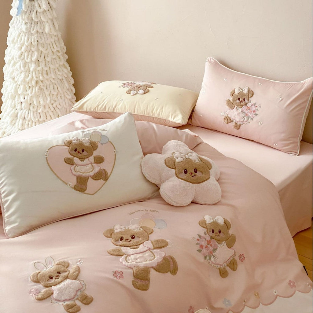 Children's bedding set with embroidered teddy bear appliqués and silky-soft cotton satin Bowlift