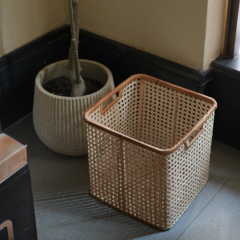 Stylish and practical waste bin Siopsrl