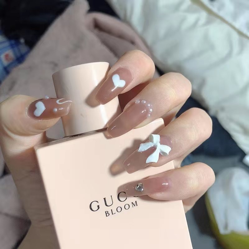 Siopsrl | Artificial nails with glamorous pearl details Siopsrl