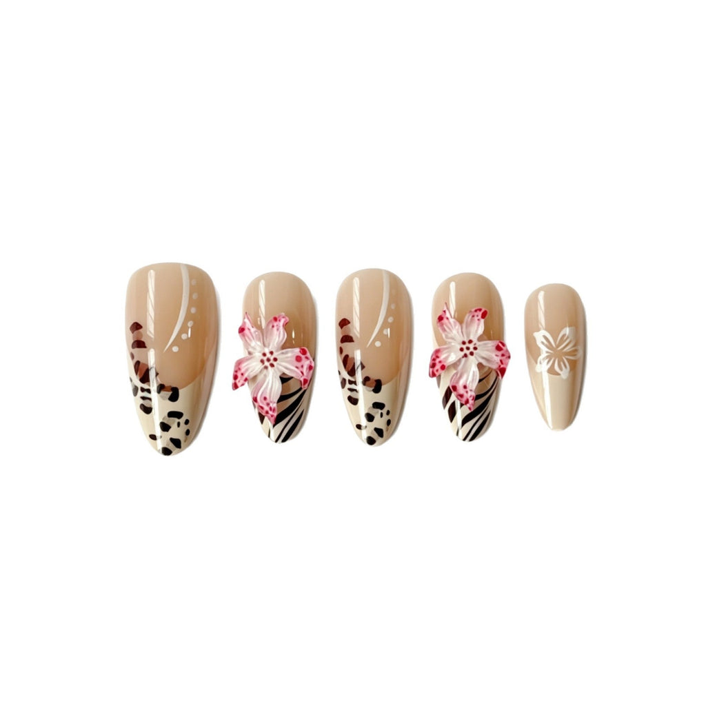 Siopsrl | Artificial nails with floral design and elegant lace look Siopsrl