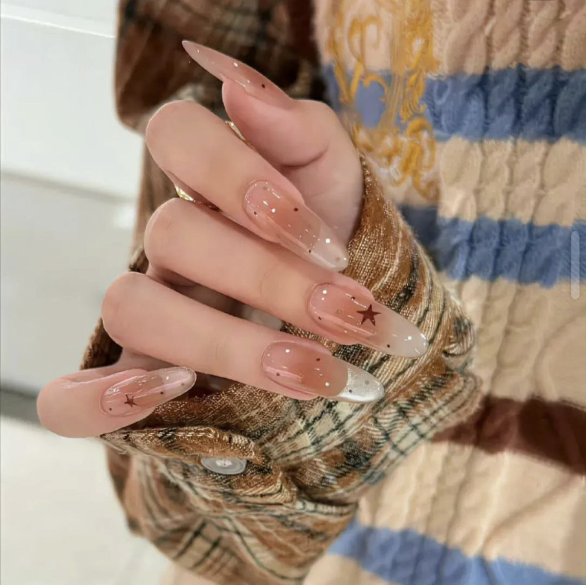 Siopsrl | Glamorous Star-Accented French Tip Press-On Nails Siopsrl