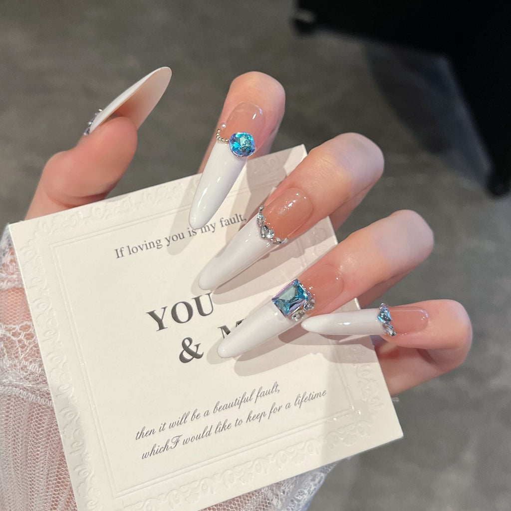 Siopsrl | Decorative Press-On Nails with Gem Accents Siopsrl