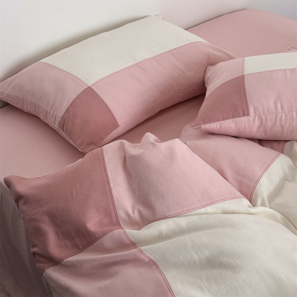 Duvet cover and pillowcase set made of cotton satin with quilted patchwork look and extra soft touch