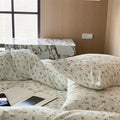 Bedding set made of cotton with delicate botanical print