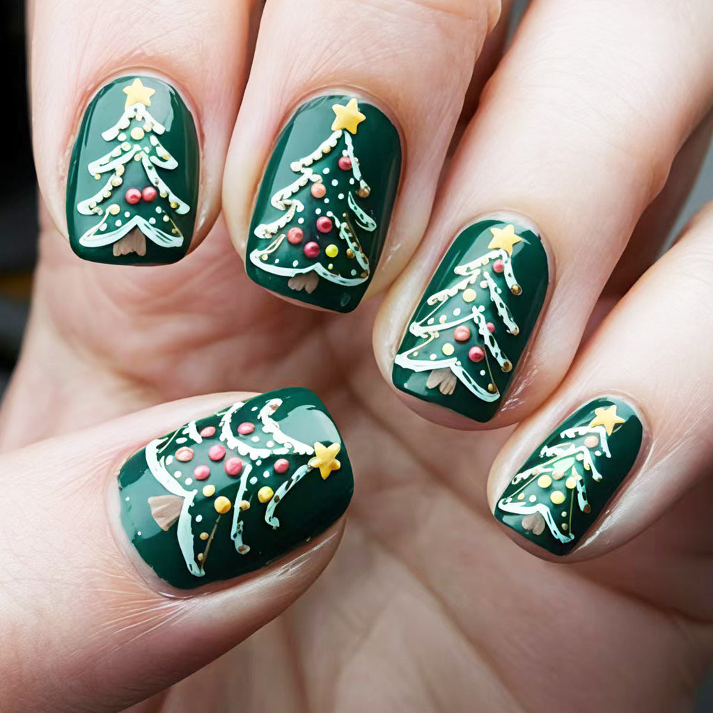 Siopsrl | Festive artificial nails with Christmas tree design Siopsrl