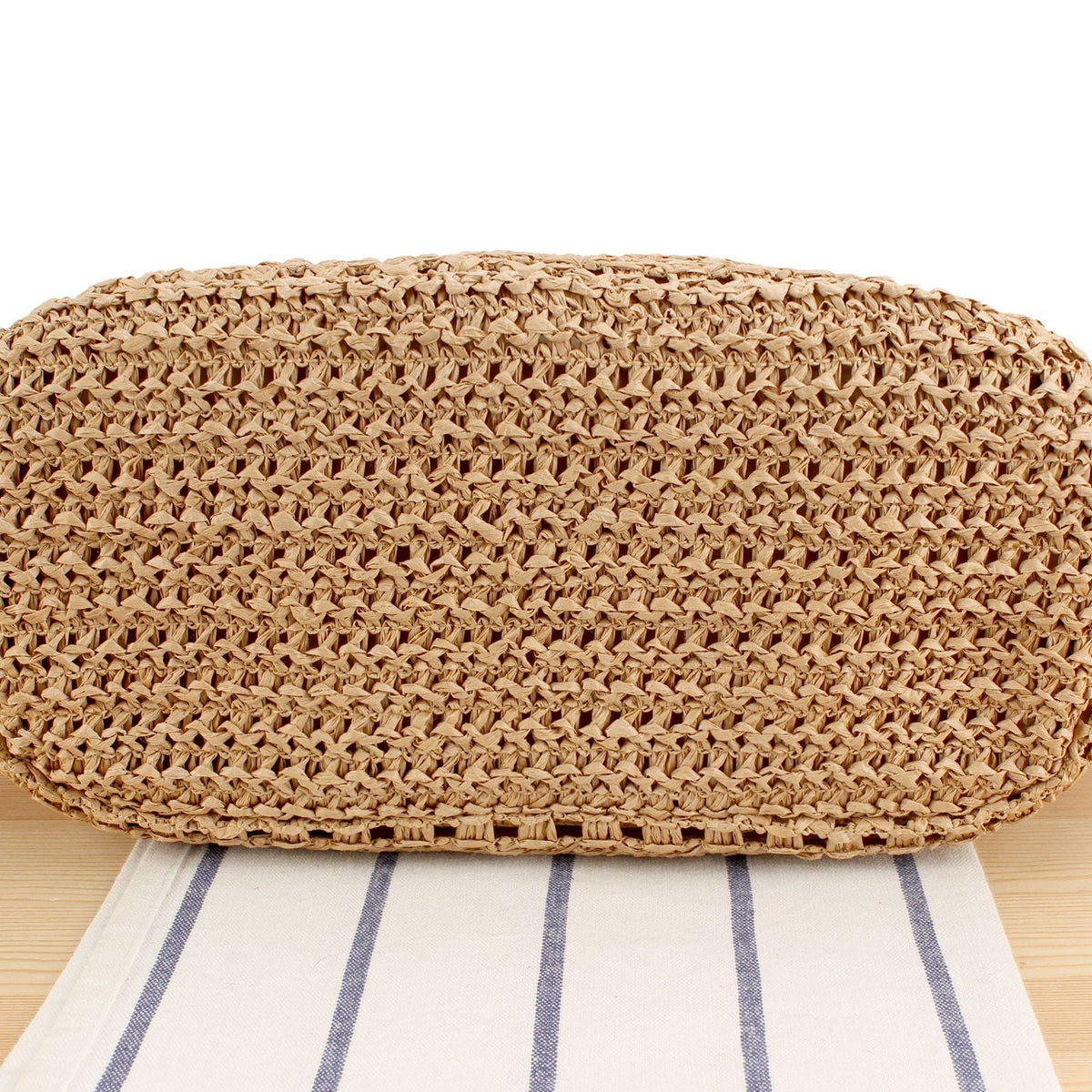 Basket bag with elegant straw construction Siopsrl