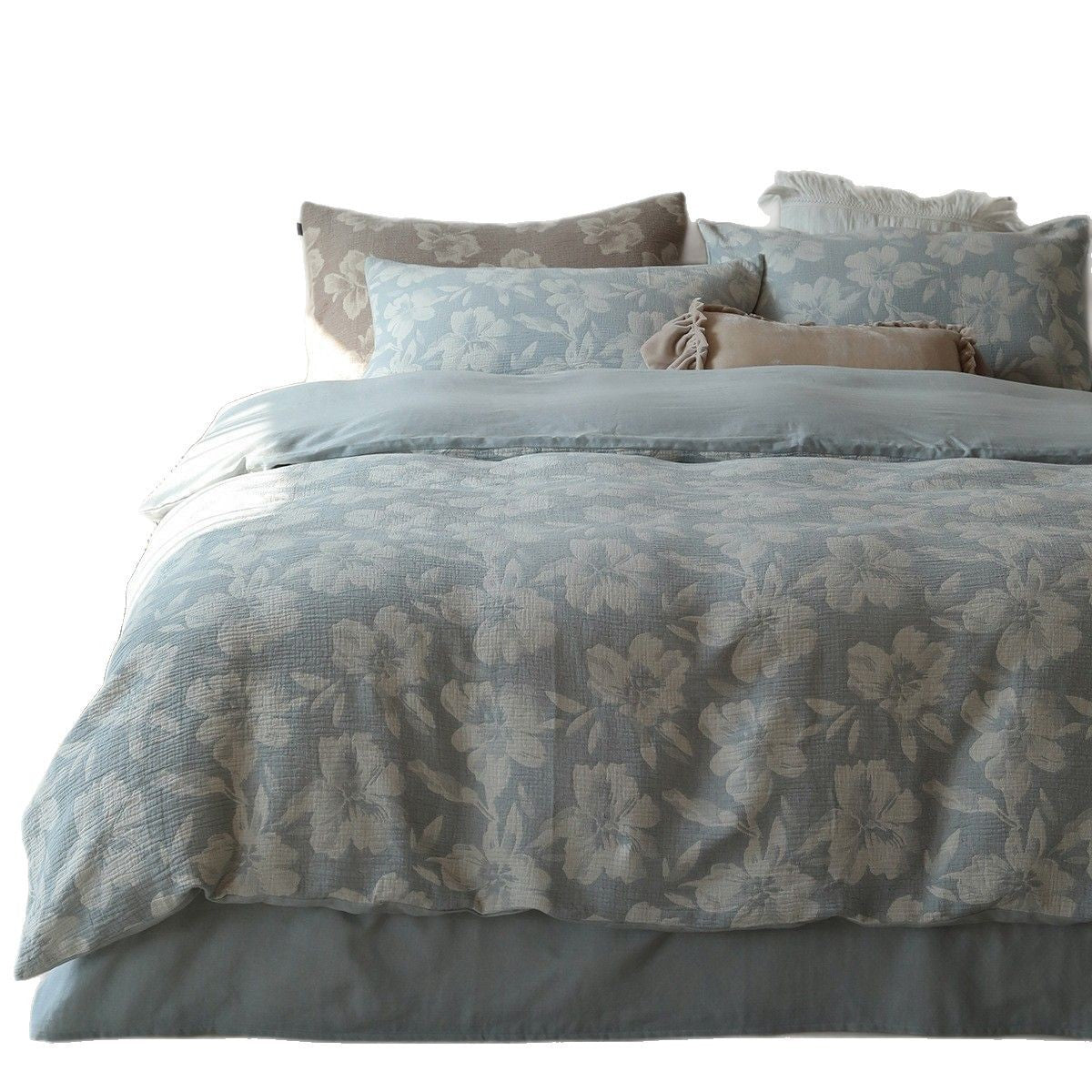 Luxurious cotton bedding set with quilted floral pattern
