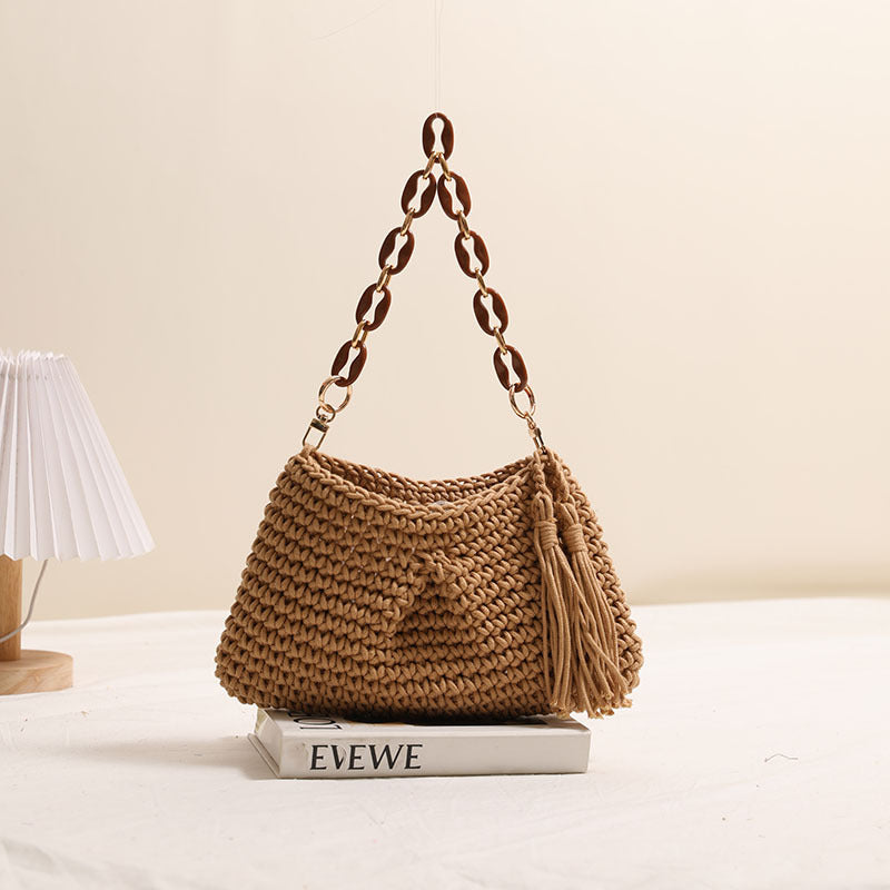 Siopsrl | Handcrafted macrame bag with fashionable fringes Siopsrl