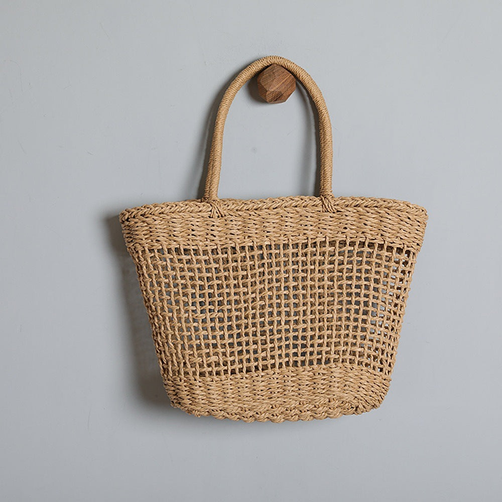 Basket bag made of natural raffia with sturdy carrying handles Siopsrl