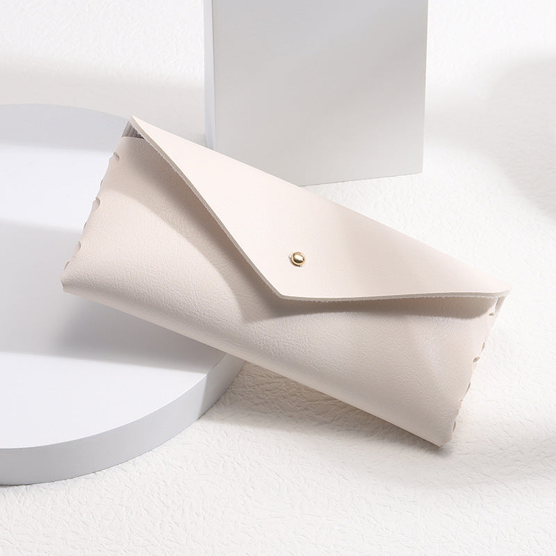 Siopsrl | Elegant Phone Case in Minimalist Leather Design Siopsrl