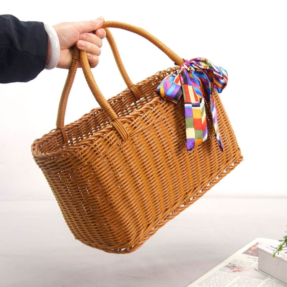 Handcrafted Willow Basket Siopsrl