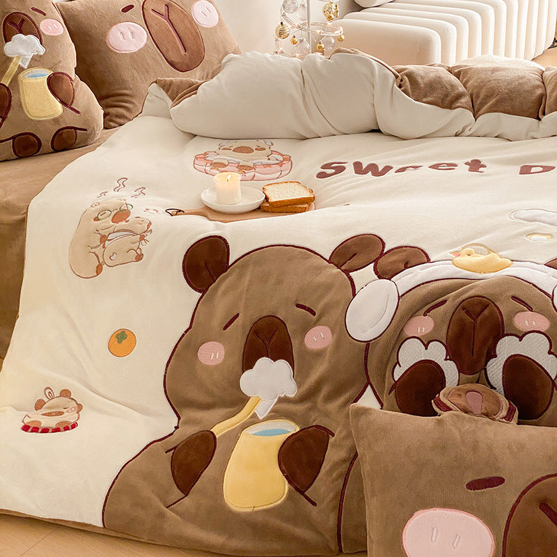 Fluffy bedding set with quilted cozy surface, 3D teddy applications and warming microfiber filling Bowlift