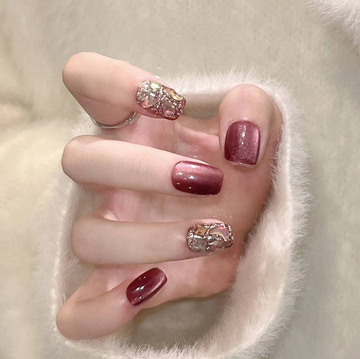 Siopsrl | Artistic Glitter-Embellished Press-On Nail Set Siopsrl