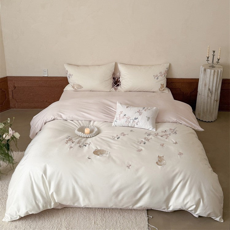 Elegant embroidered bedding set made of cotton satin with cat and flower motif Bowlift