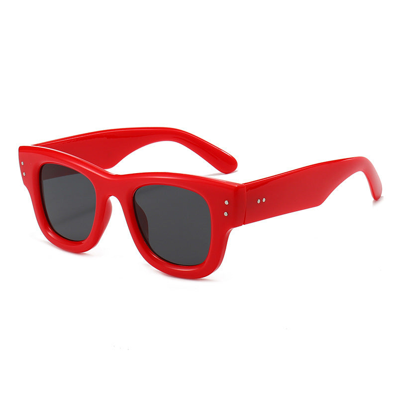 Siopsrl | Retro-Influenced Bold Frame Sunglasses Siopsrl