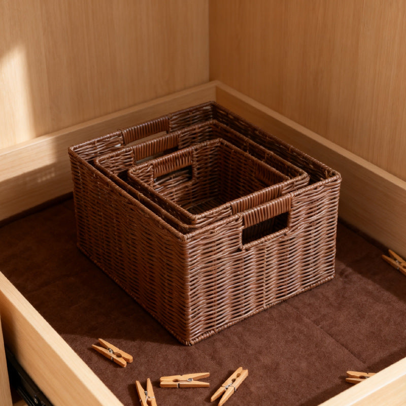 Women storage baskets made of woven material Siopsrl