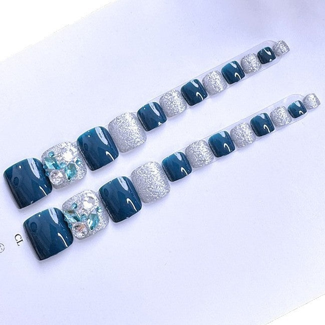 Siopsrl | Nail art with glamorous rhinestone accents Siopsrl