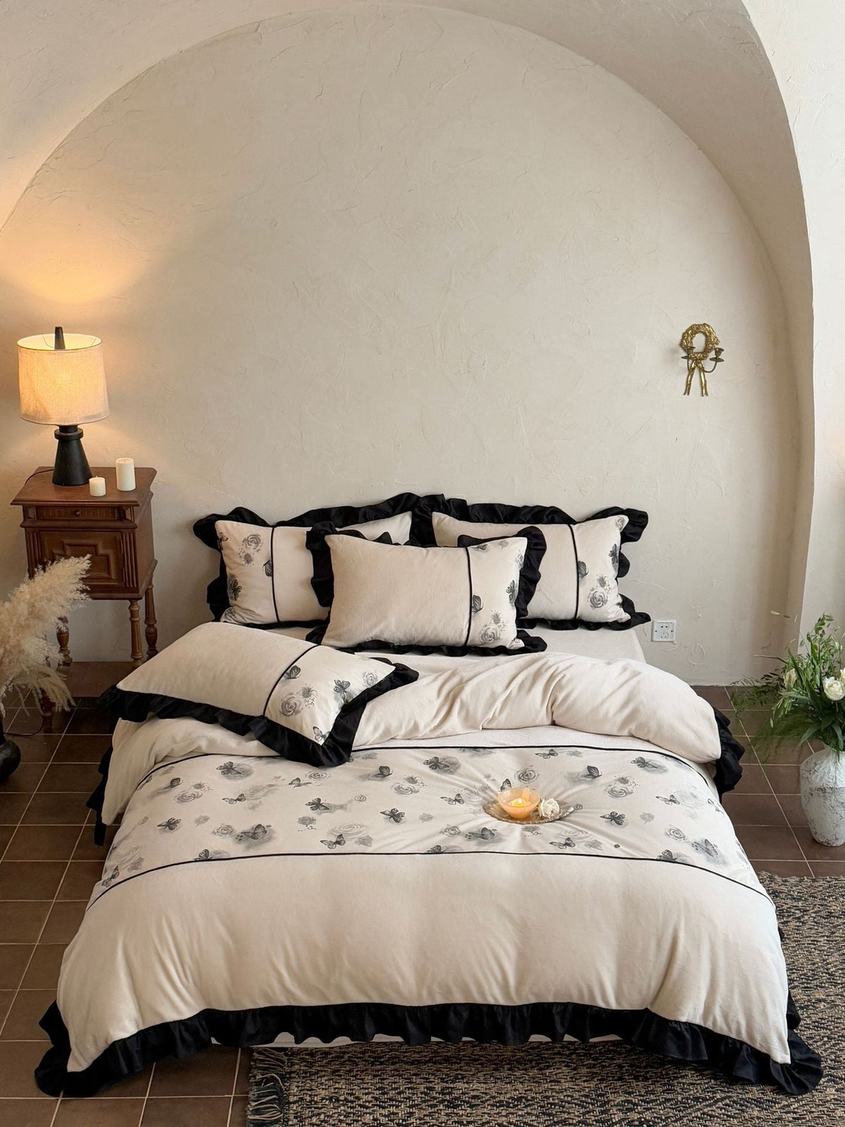 Luxurious bedding set Bowlift