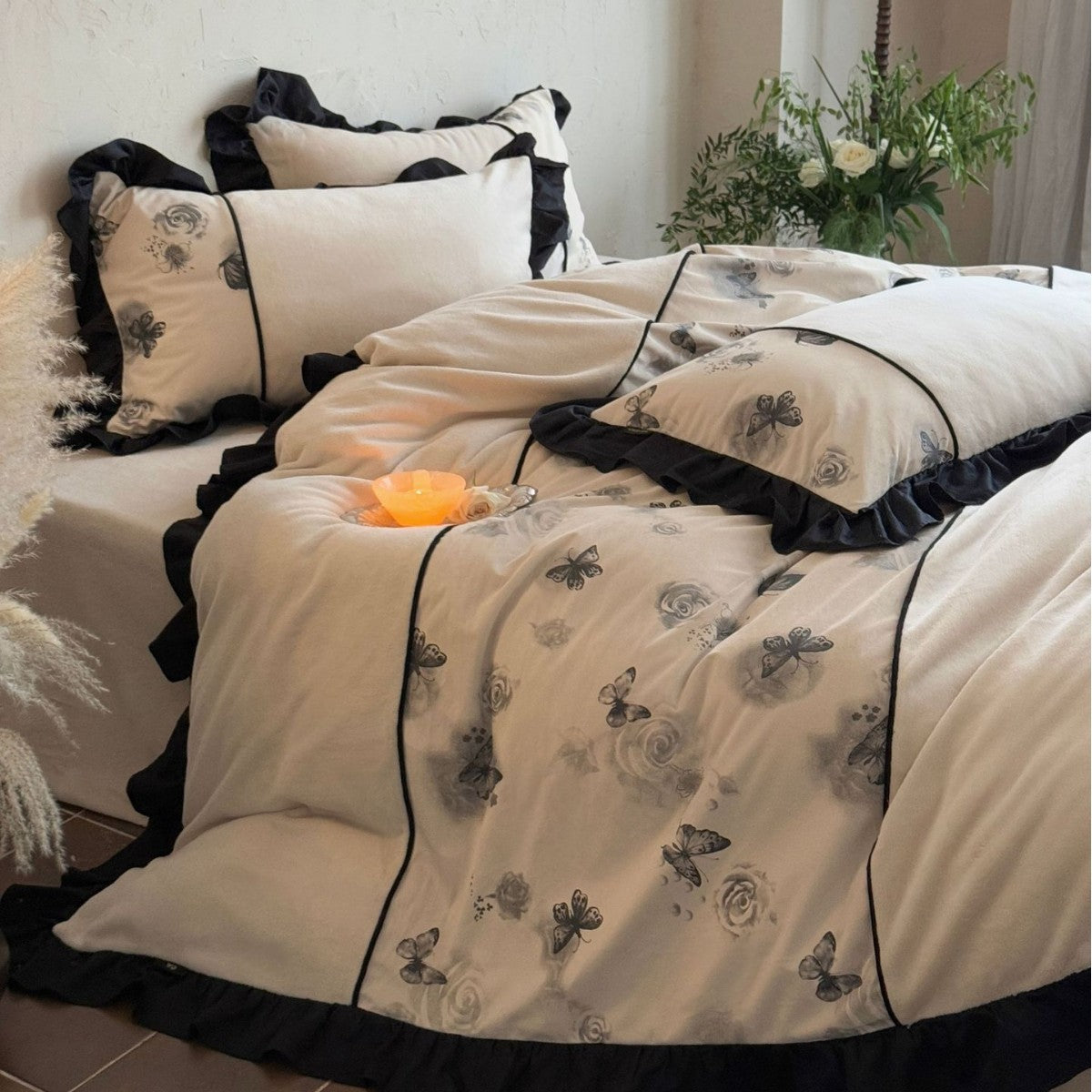 Luxurious bedding set Bowlift