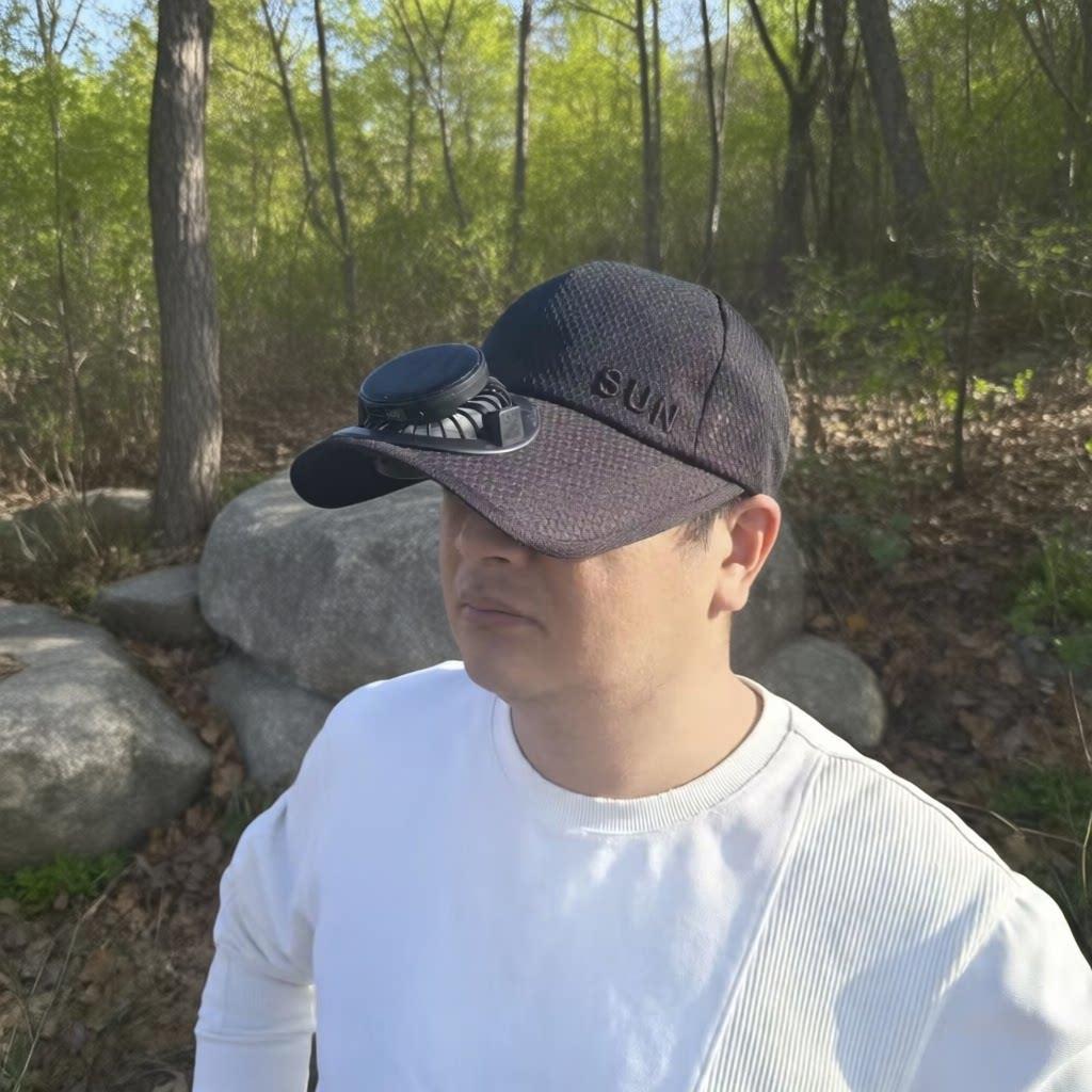 Siopsrl | Sun Cap with removable solar fan, breathable mesh and adjustable umbrella Siopsrl