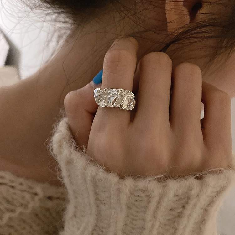 Siopsrl | More elegant and timeless ring Siopsrl