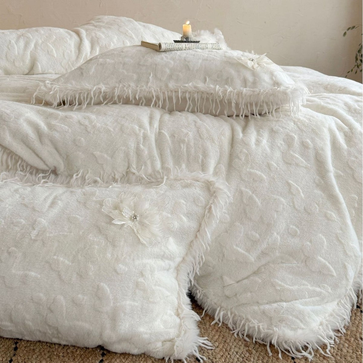 Cozy plush bedding set with fringes and textured relief Bowlift