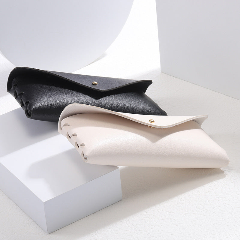 Siopsrl | Elegant Phone Case in Minimalist Leather Design Siopsrl