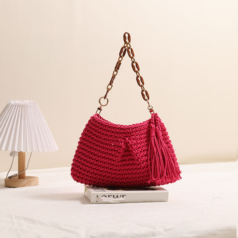 Siopsrl | Handcrafted macrame bag with fashionable fringes Siopsrl