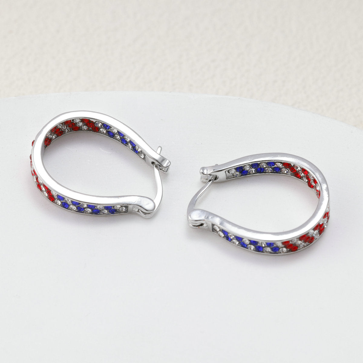 Siopsrl | Women's Pavé Hoop Earrings with Crystal Decoration and Hinge Closure Siopsrl