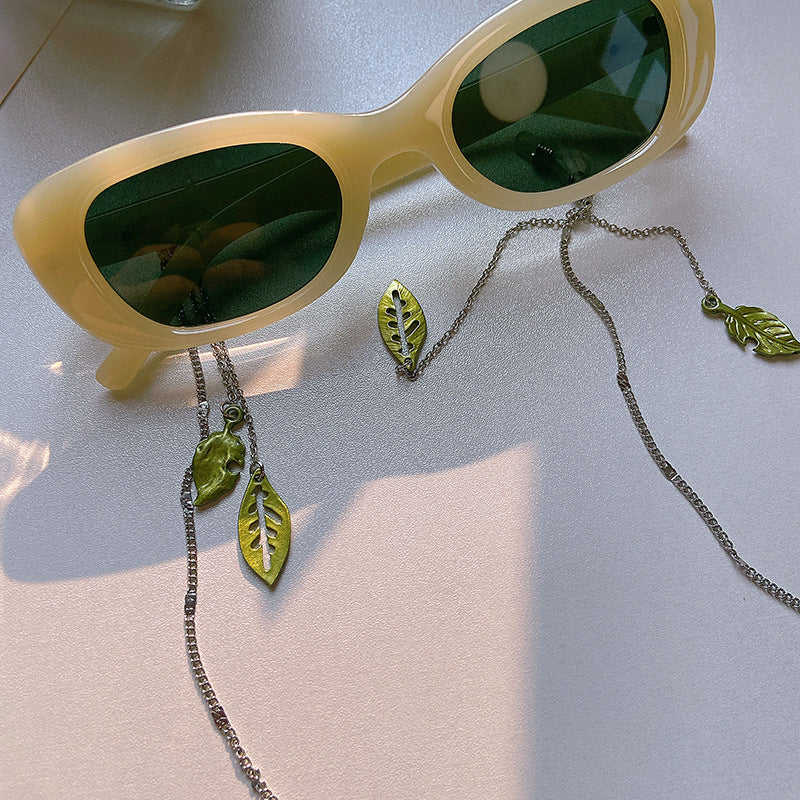 Siopsrl | Fashionable glasses holder chain with leaf motifs Siopsrl