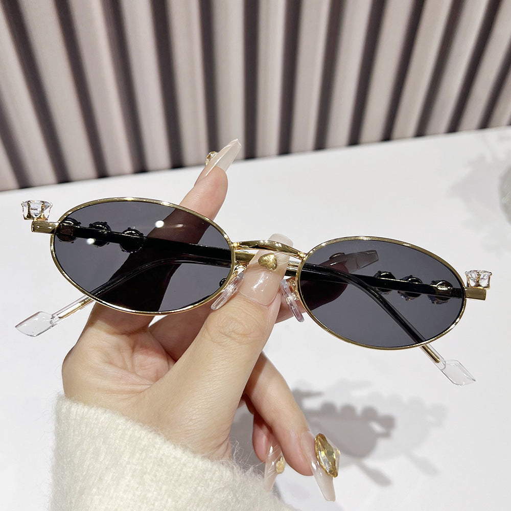 Siopsrl | Fashion-Forward Oval Sunglasses with Crystal Accents Siopsrl