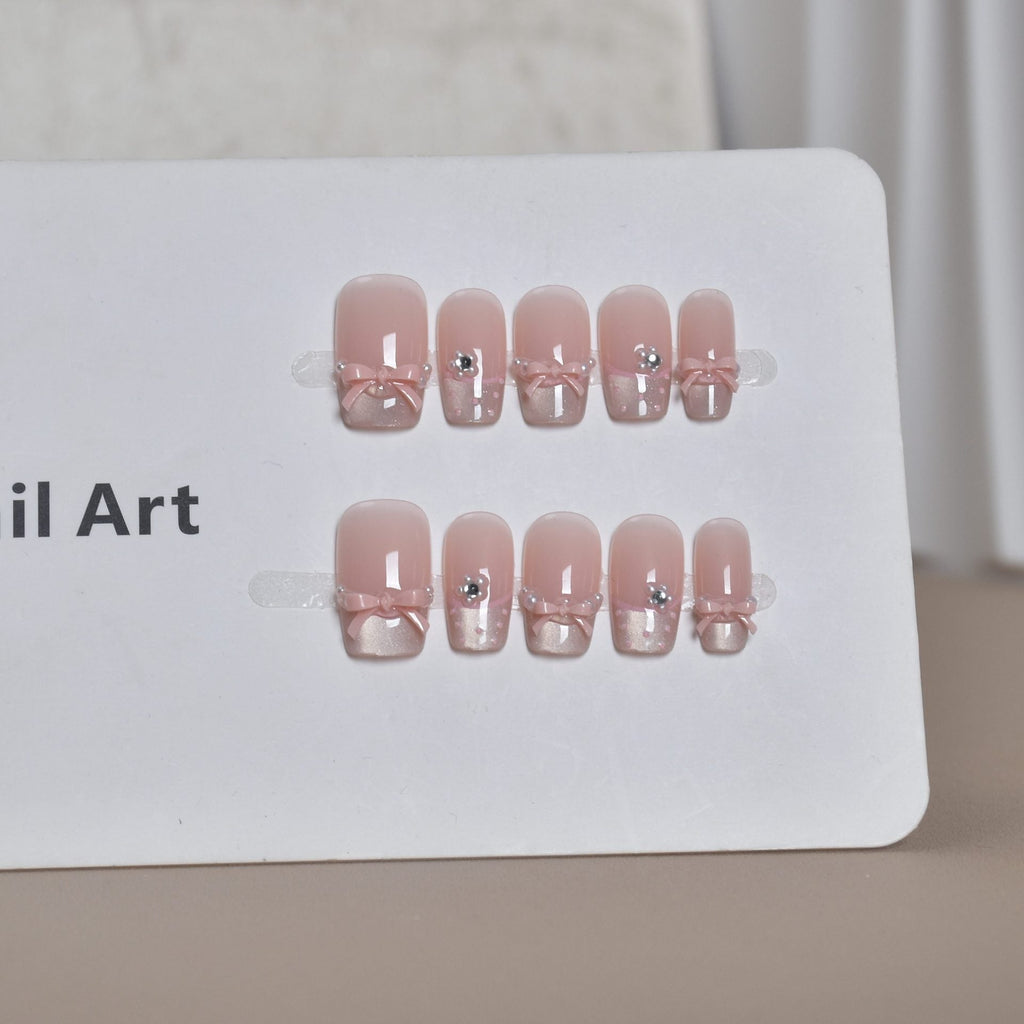 Siopsrl | Elegant French Tip Press-On Nail Art with Bow Accents Siopsrl