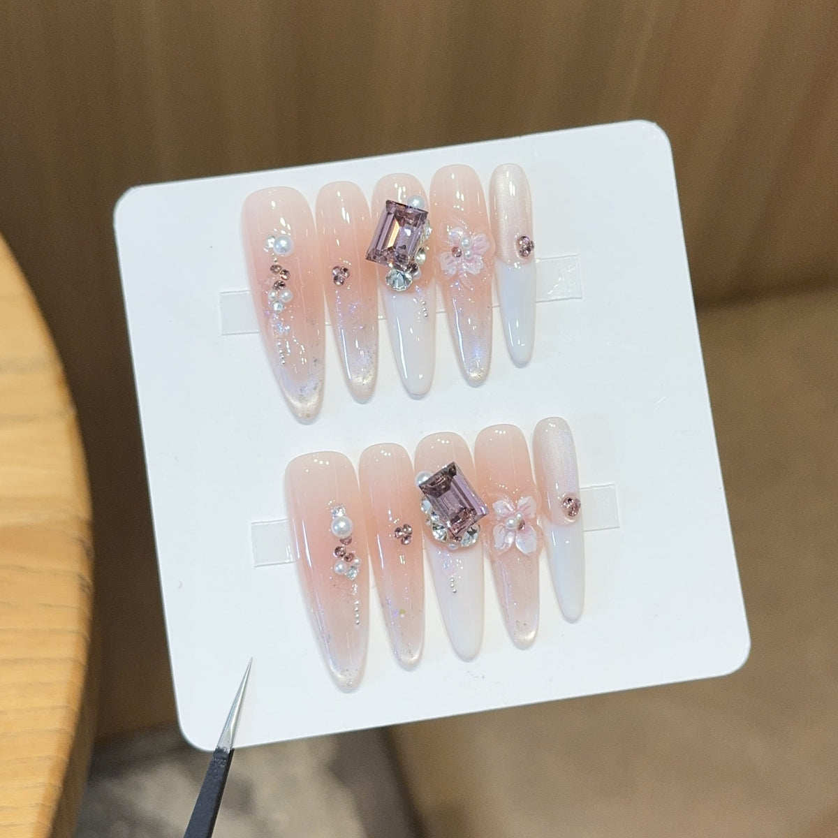 Siopsrl | Artificial nails with elegant jewelry details Siopsrl