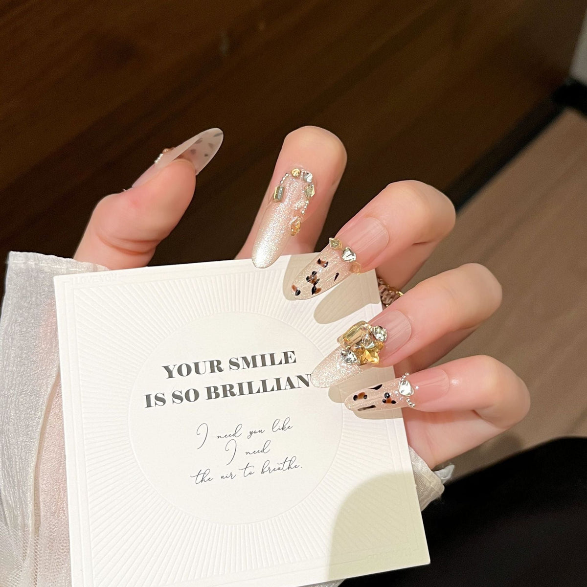 Siopsrl | Decorative Press-On Nails with Gem Accents Siopsrl