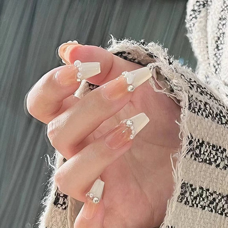 Siopsrl | Artificial nails with glamorous pearl details Siopsrl