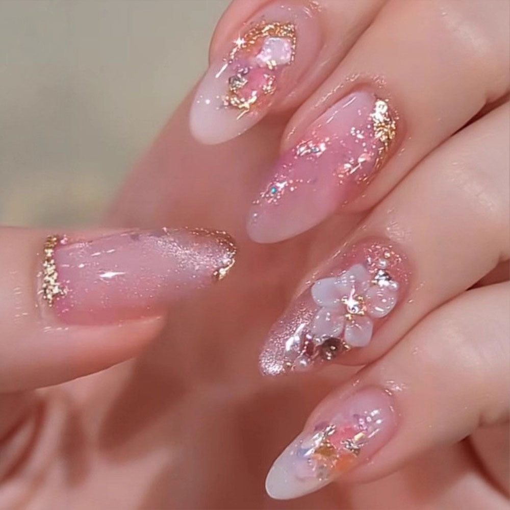 Siopsrl | Spring-like nail art with flower appliqués Siopsrl