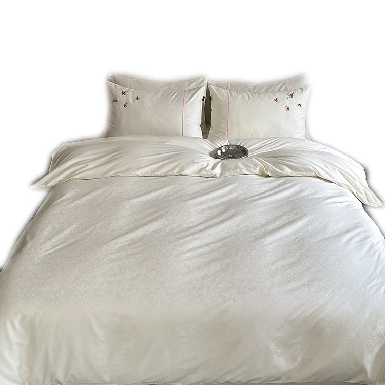 Satin-Jacquard bedding set with embroidered butterfly details