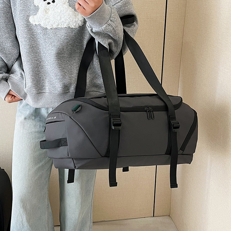 Siopsrl | Sporty duffel bag with adjustable carrying system for active lifestyles Siopsrl