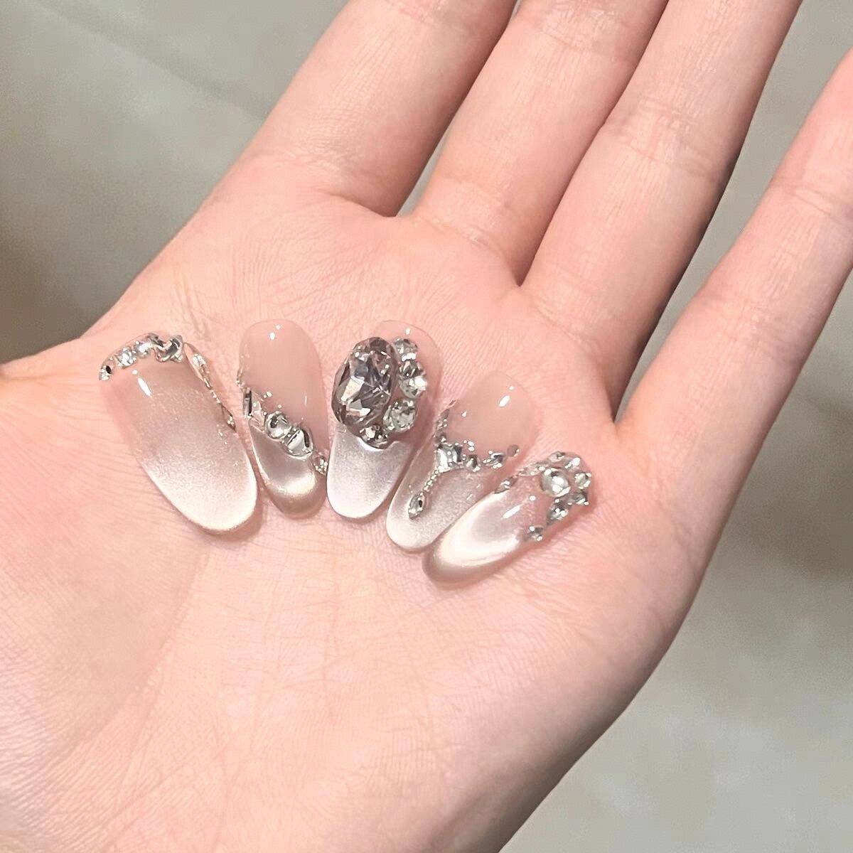 Siopsrl | Decorative Press-On Nails with Gem Accents Siopsrl