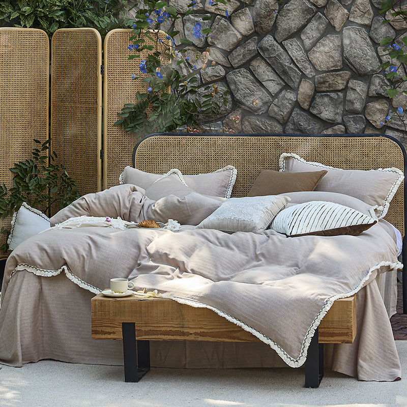 Linen bedding set with washed cotton-linen quality and decorative crochet lace