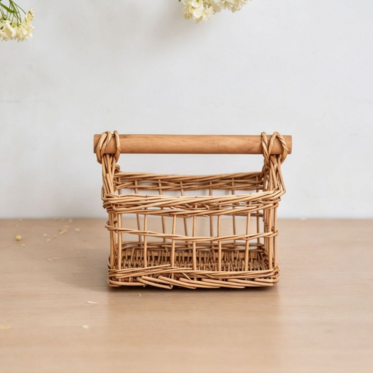 Handcrafted storage basket with wooden handle Siopsrl
