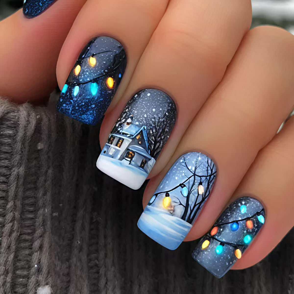 Siopsrl | Winter Art Nails with Festive Snow Motif Siopsrl