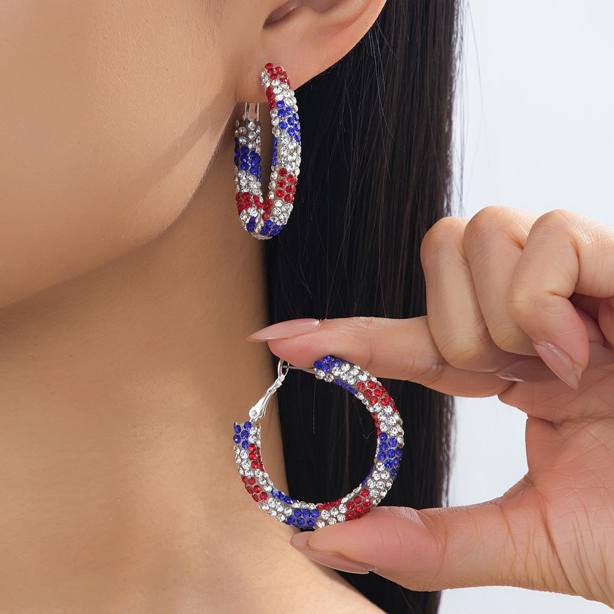 Women's sparkling hoops with rhinestone decoration and secure lever closure Siopsrl