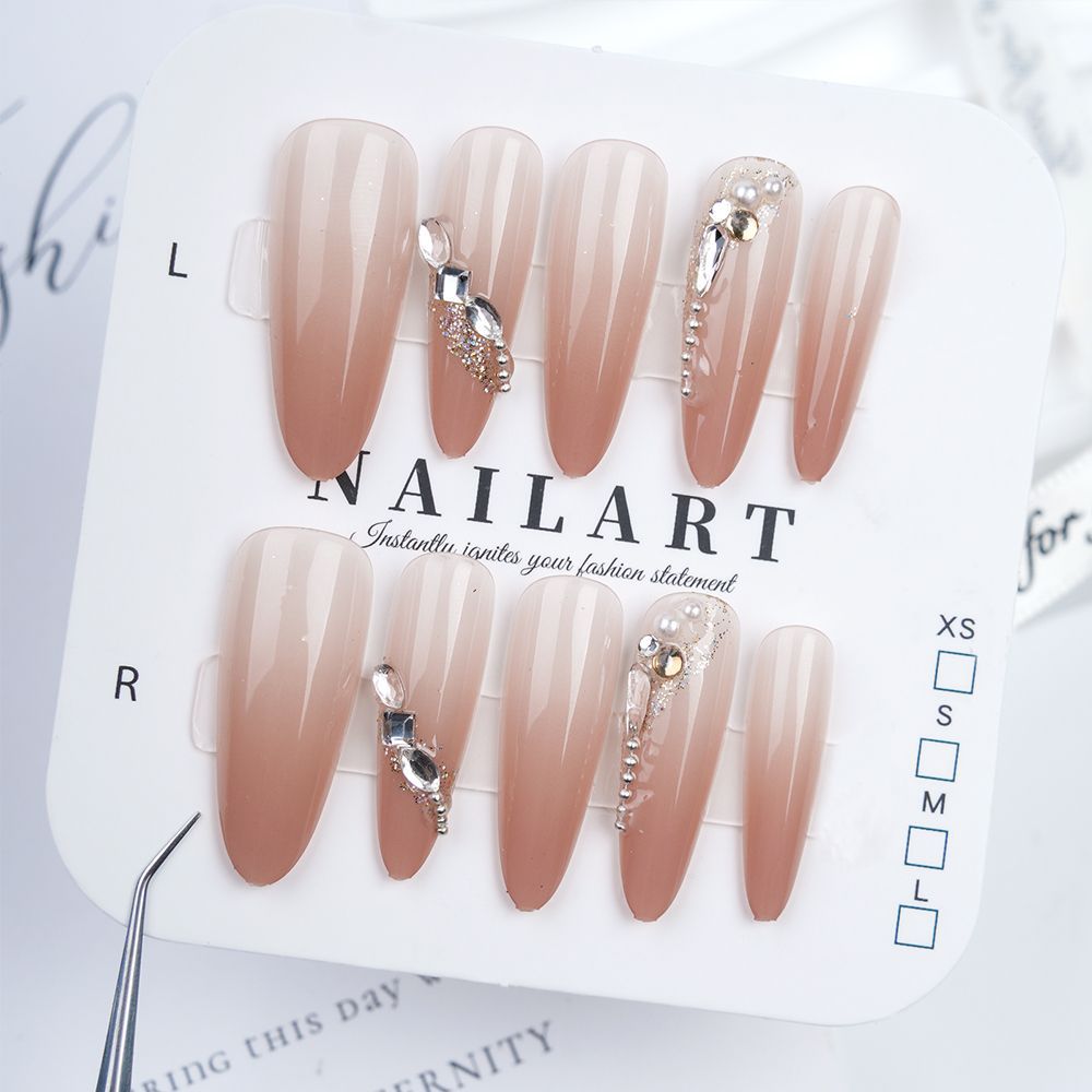 Siopsrl | Artistic Press-On Nail Set with Unique Bow and Heart Accents Siopsrl